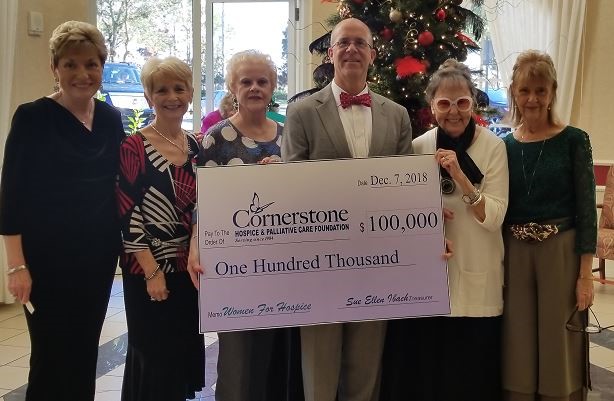 Women-for-Hospice-presenting-check-Cornerstone Hospice