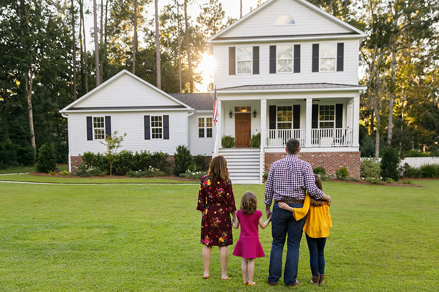 Family-moving-into-new-house